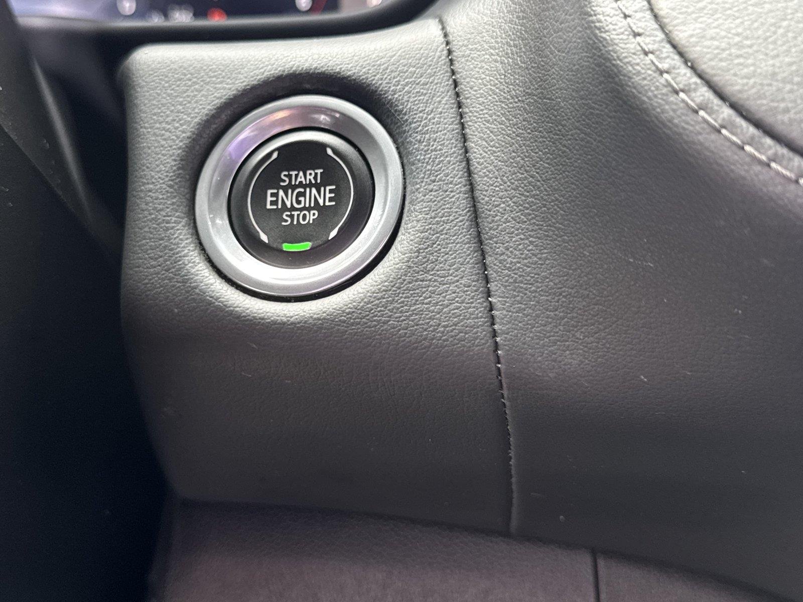 Used 2022 SUMMIT WHITE Chevrolet Z71 image 21