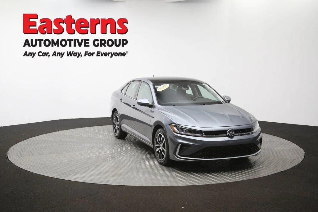 Used 2025 Gray Volkswagen 1.5T SE image 49
