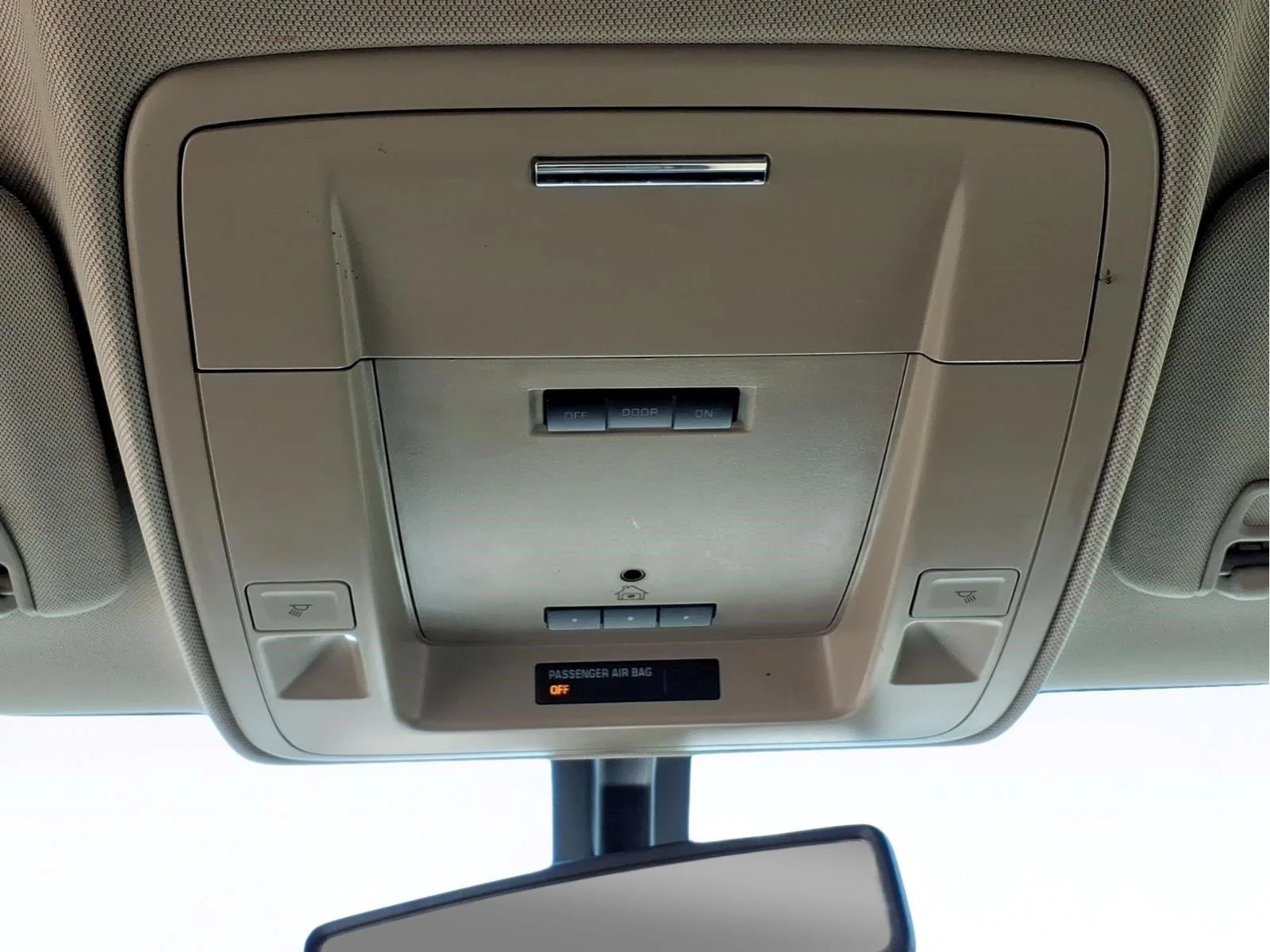 Used 2017 White Frost Tricoat GMC SLT image 13