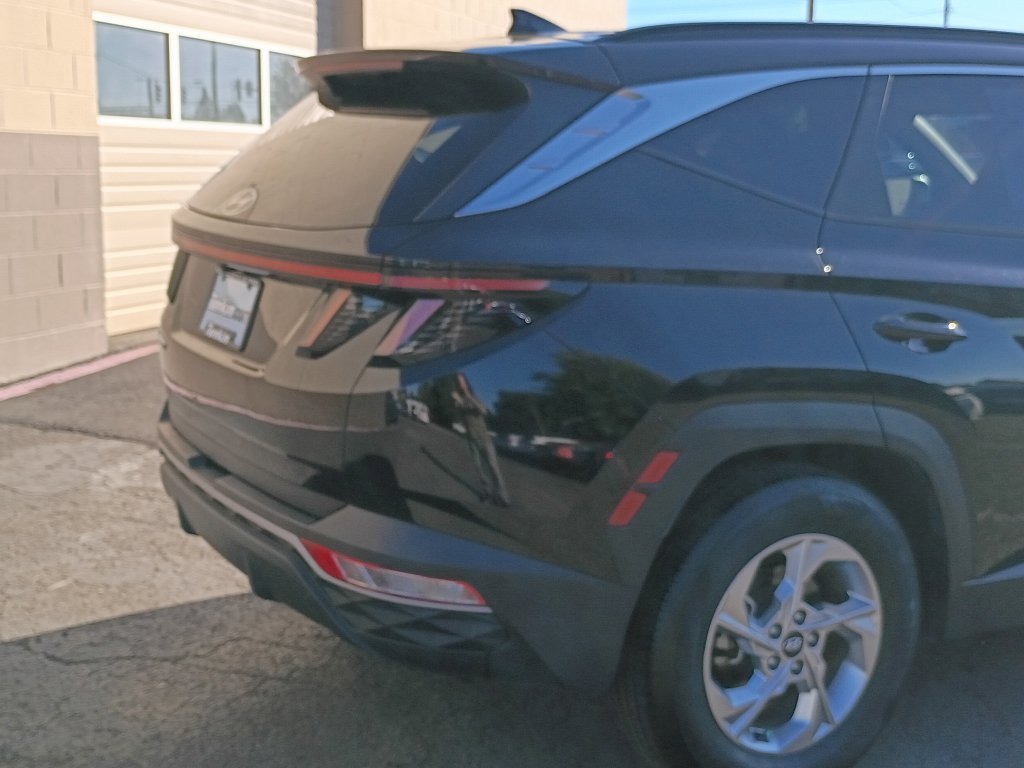 Used 2022 Phantom Black Hyundai SEL image 5