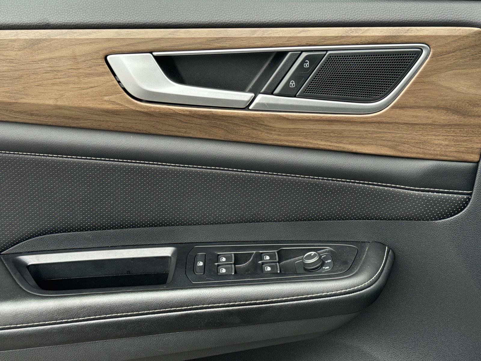 2024 Volkswagen Atlas SE w/Tech - Photo 20