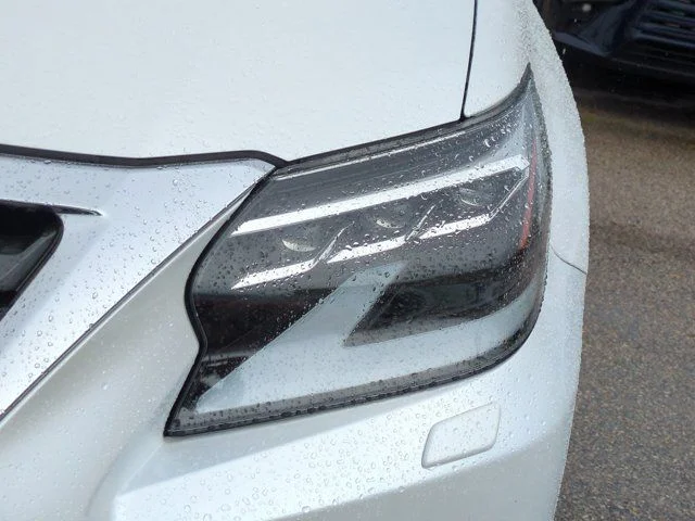 Certified Used 2023 EMINENT WHITE PEARL Lexus 460 image 10