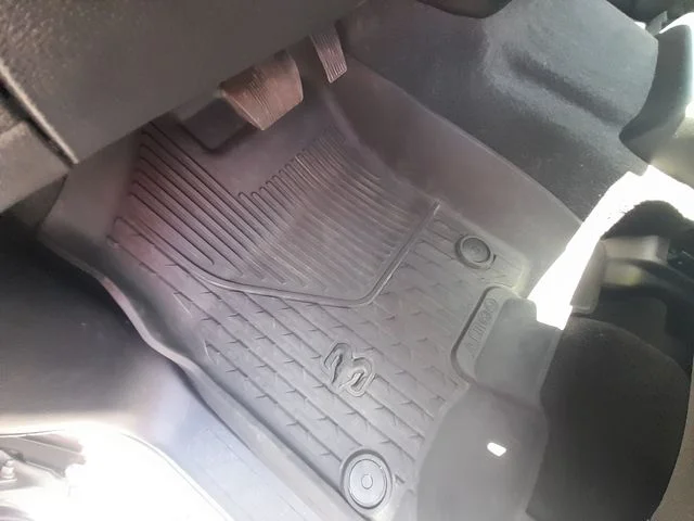 Used 2022 Silver Ram Big Horn/Lone Star image 36
