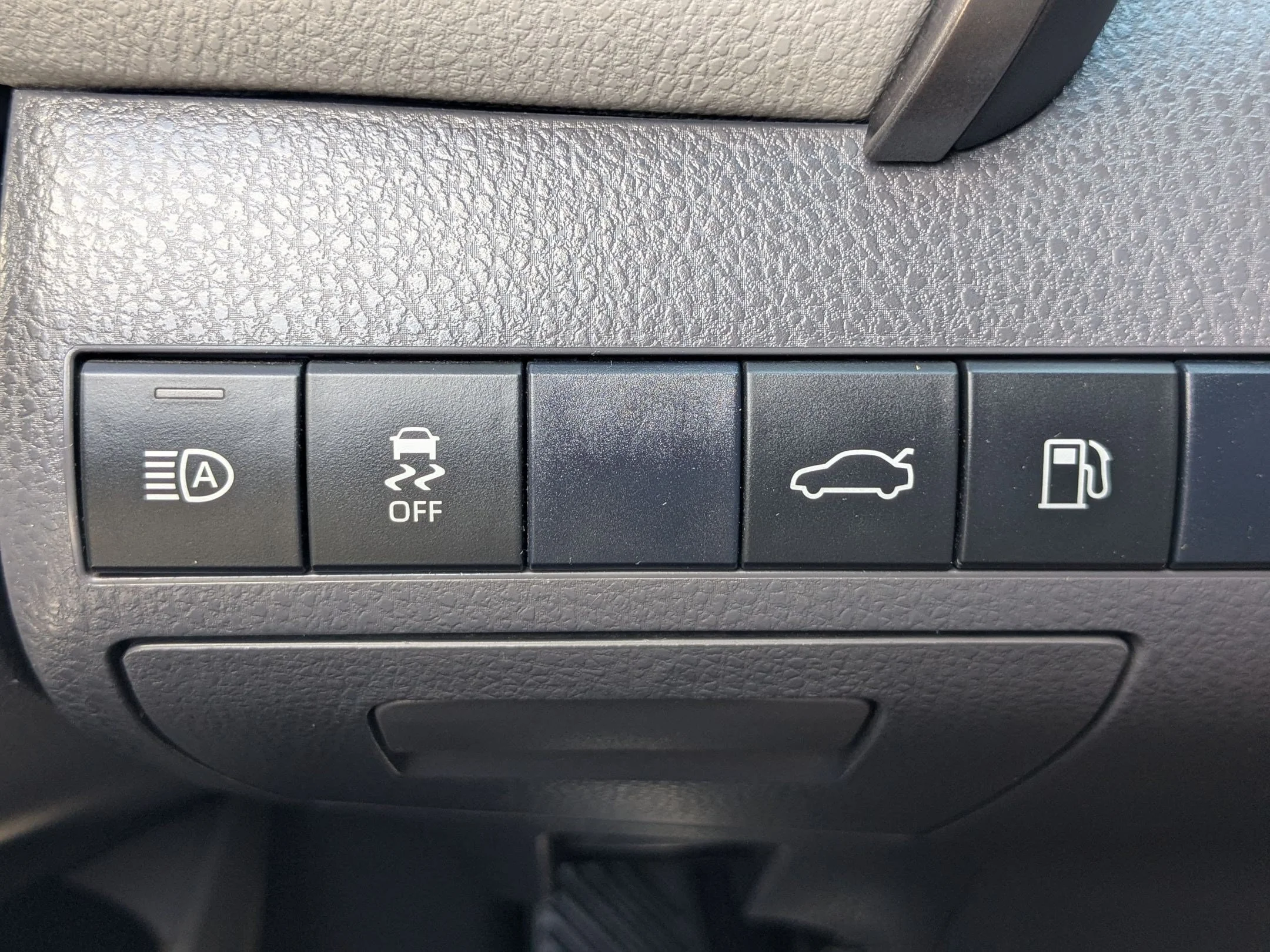Used 2018 Super White Toyota SE image 20