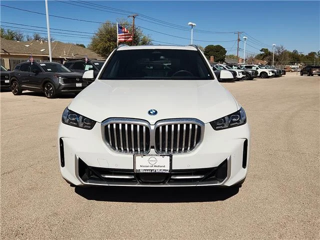 Used 2025 Alpine White BMW xDrive50e All-Wheel Drive Sports Activity Vehicle image 7