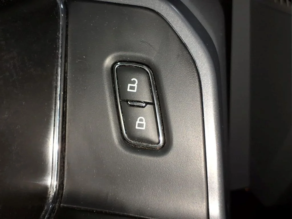 Certified Used 2022 Silver Ford XLT image 15
