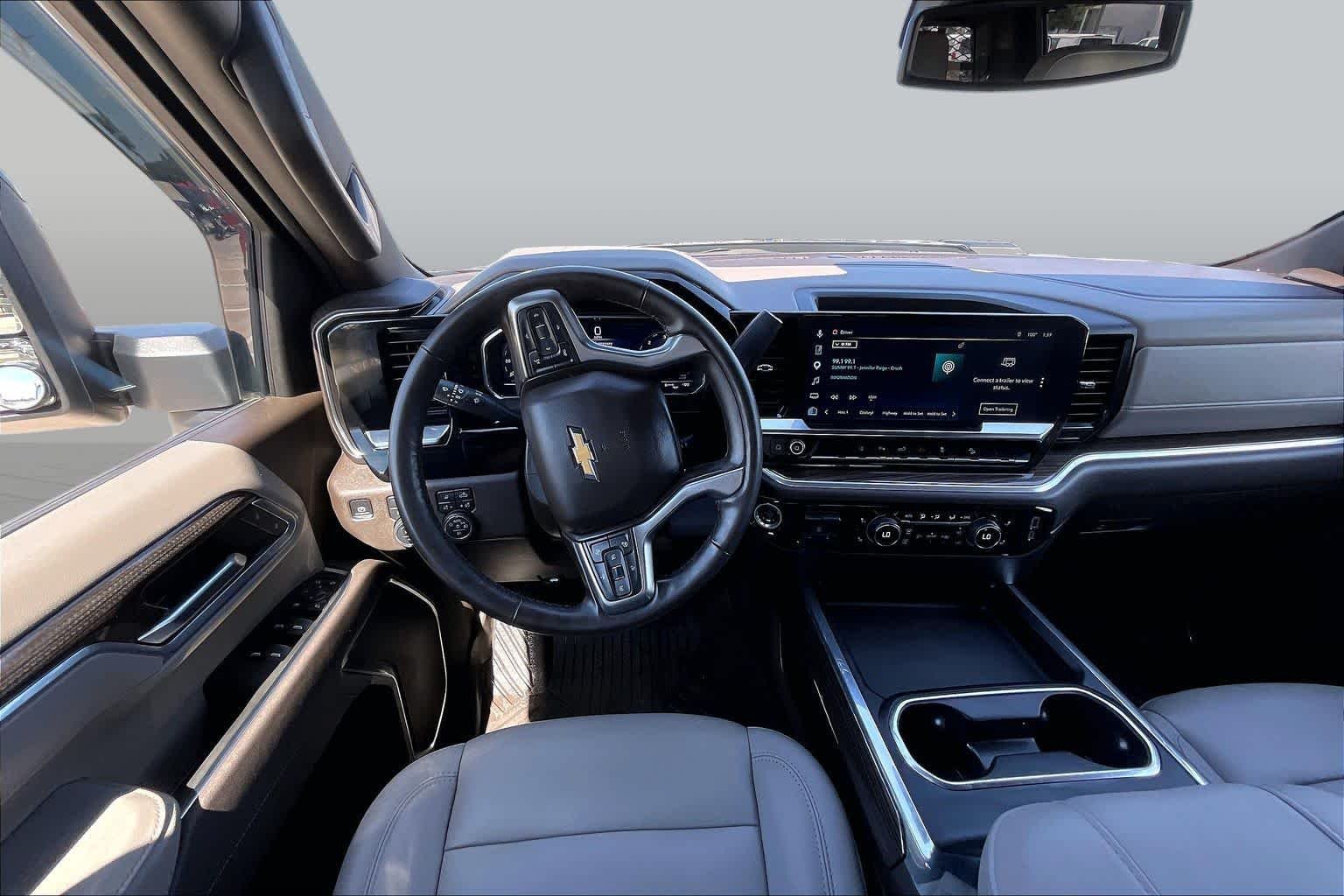 Used 2025 Sterling Gray Metallic Chevrolet LT image 6