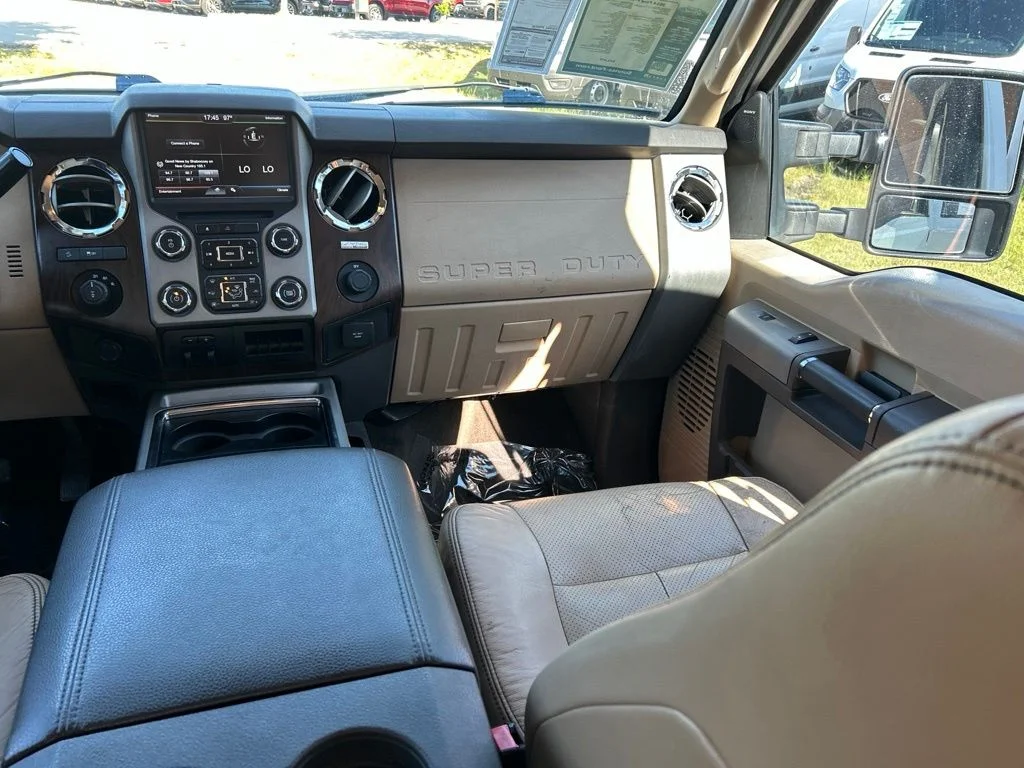 Used 2014 Oxford White Ford Lariat image 11