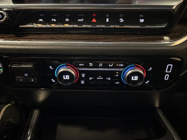 Used 2023 White GMC Elevation image 22