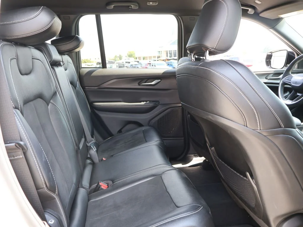 Used 2024 White Jeep Altitude image 11
