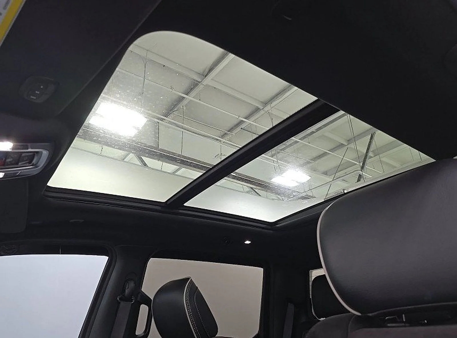 Used 2023 Diamond Black Crystal Pearlcoat Ram Laramie image 7