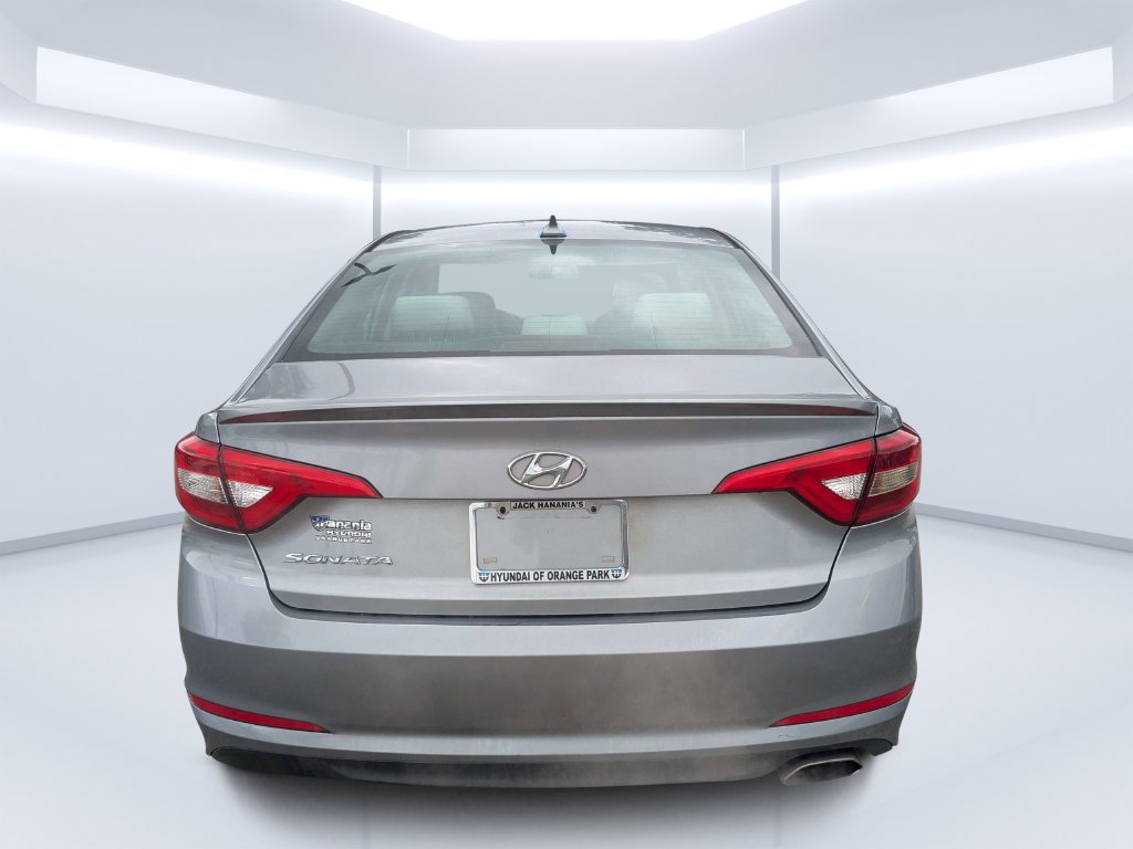 Used 2015 Gray Hyundai SE image 5