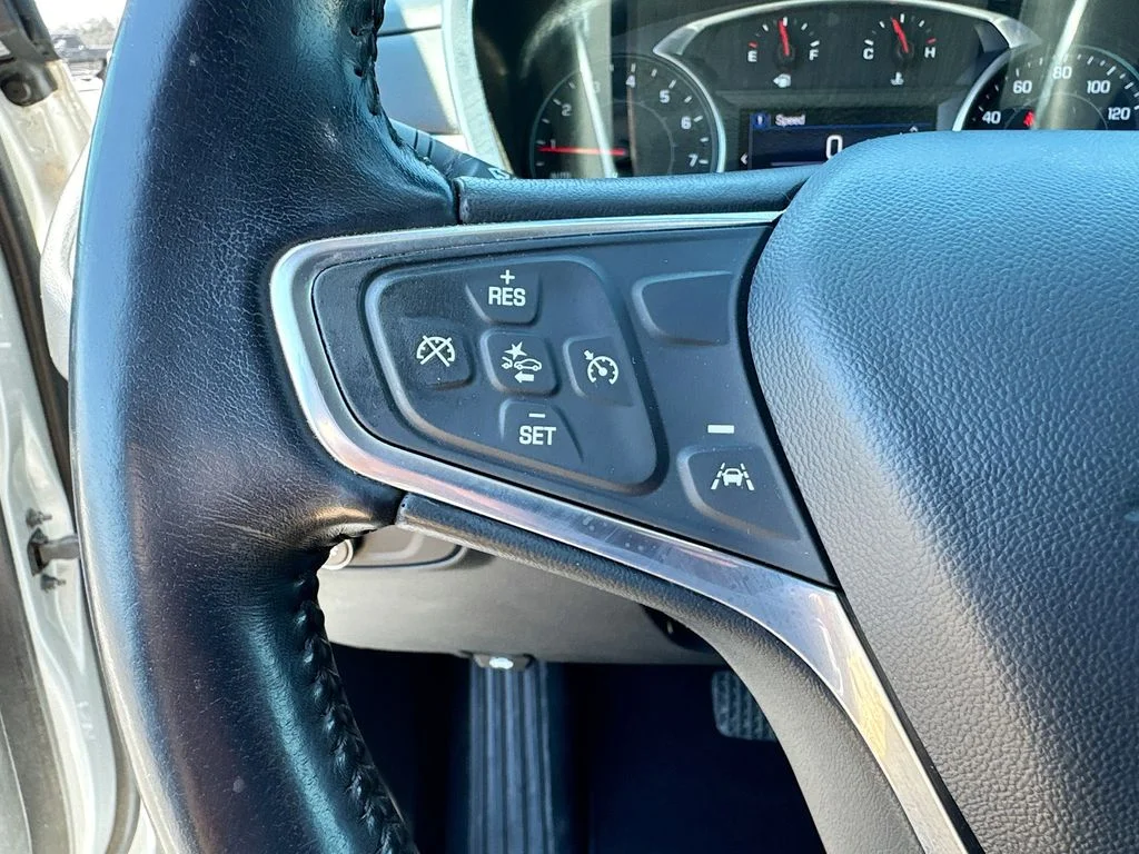 Used 2022 Silver Chevrolet LT image 12