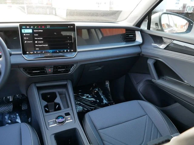 New 2026 Silver Volkswagen 2.0T SE image 10