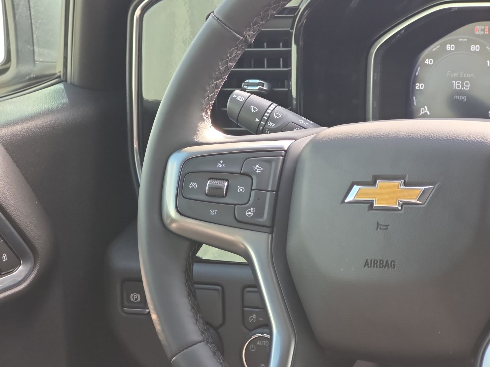 Used 2026 Summit White Chevrolet LT image 22