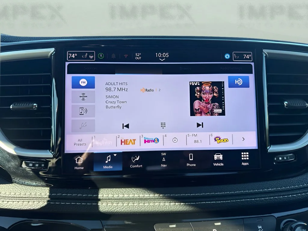 Used 2024 Black Chrysler Select image 17