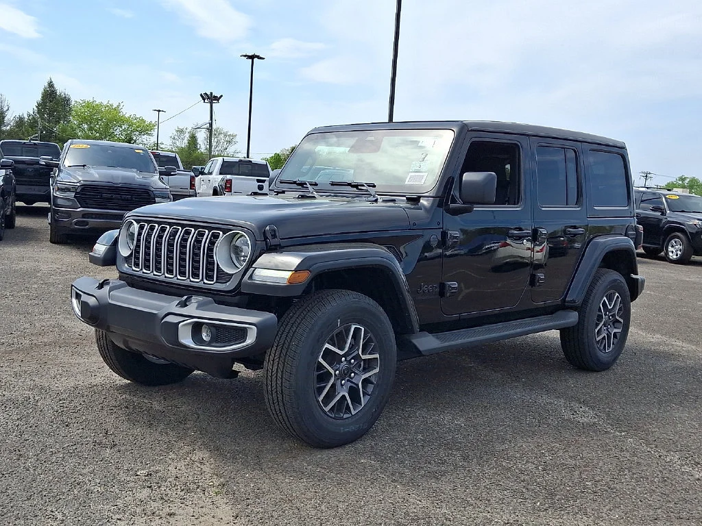 New 2026 Black Clear-Coat Exterior Paint Jeep Sahara image 4