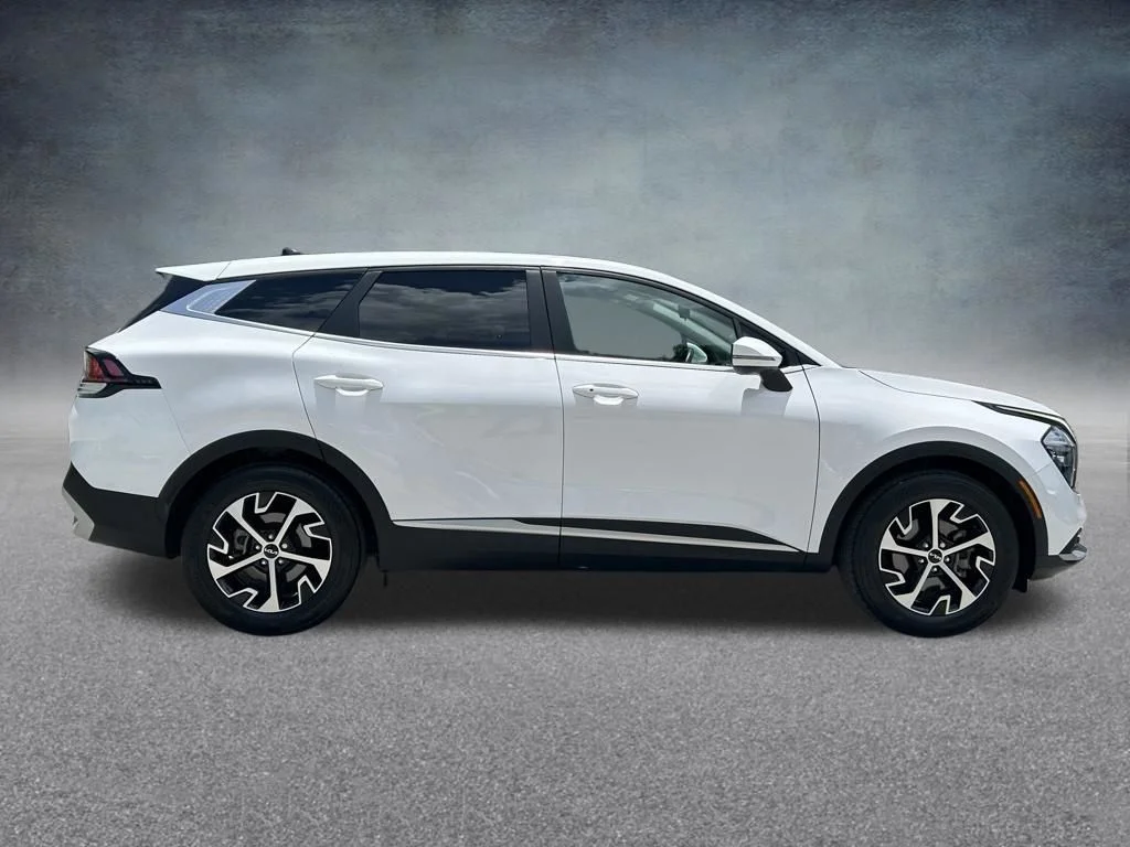 Used 2023 White Kia EX image 4