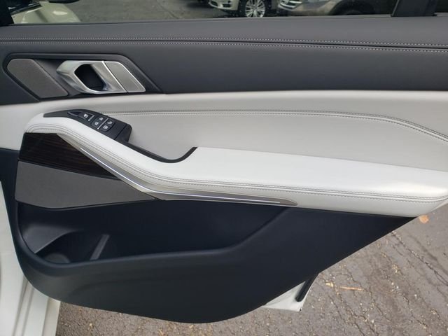 Used 2026 Alpine White BMW xDrive40i image 19
