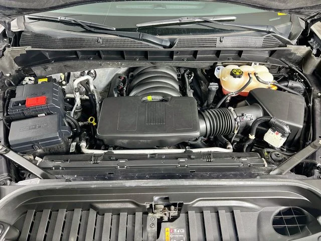 Used 2022 Silver GMC Denali image 30