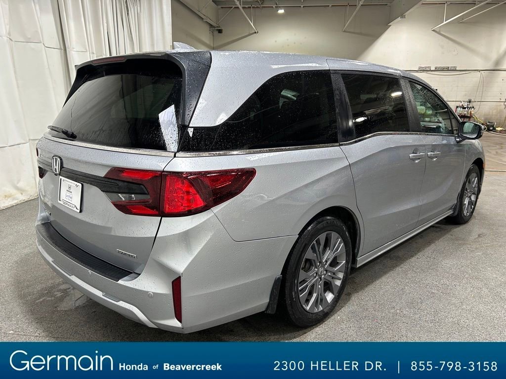 Certified Used 2026 Solar Silver Metallic Honda Touring image 39