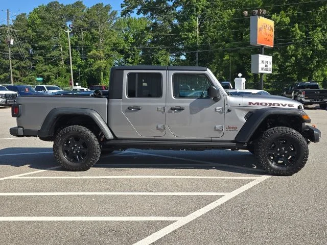 Used 2020 Silver Jeep Mojave image 6