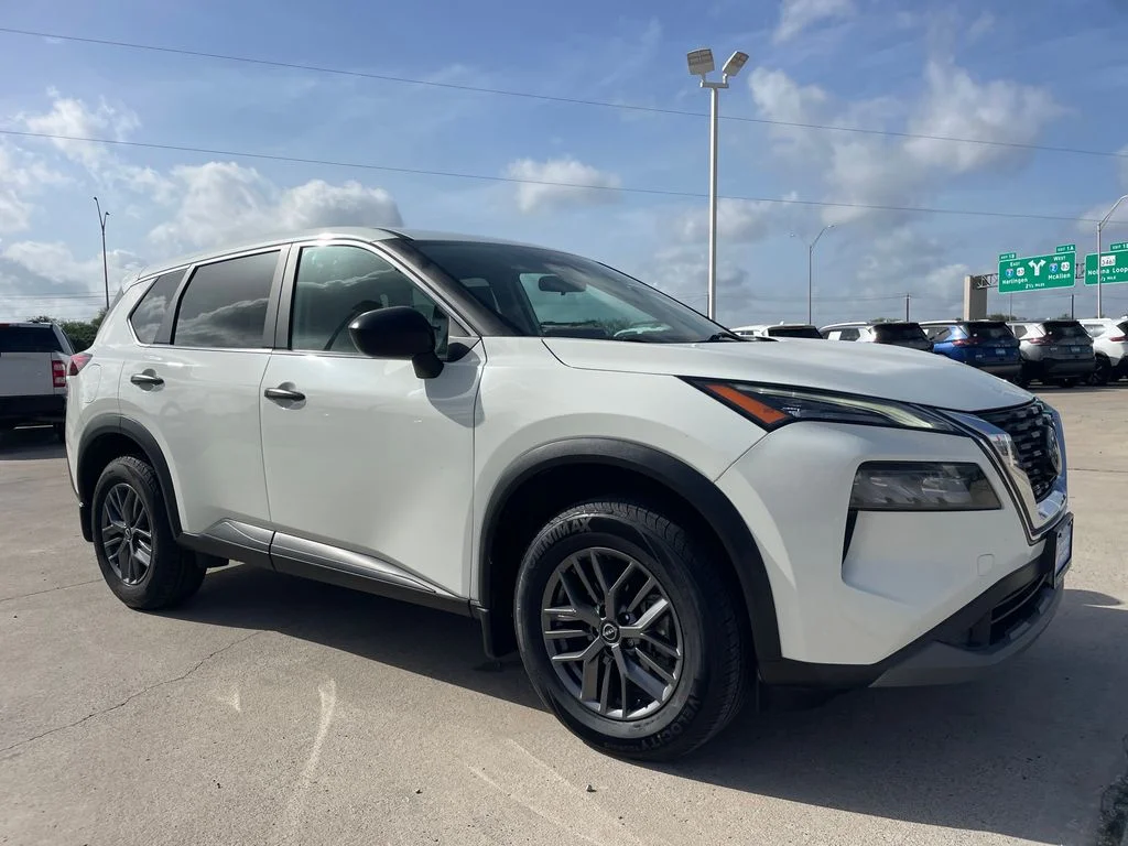 Used 2023 White Nissan S image 7