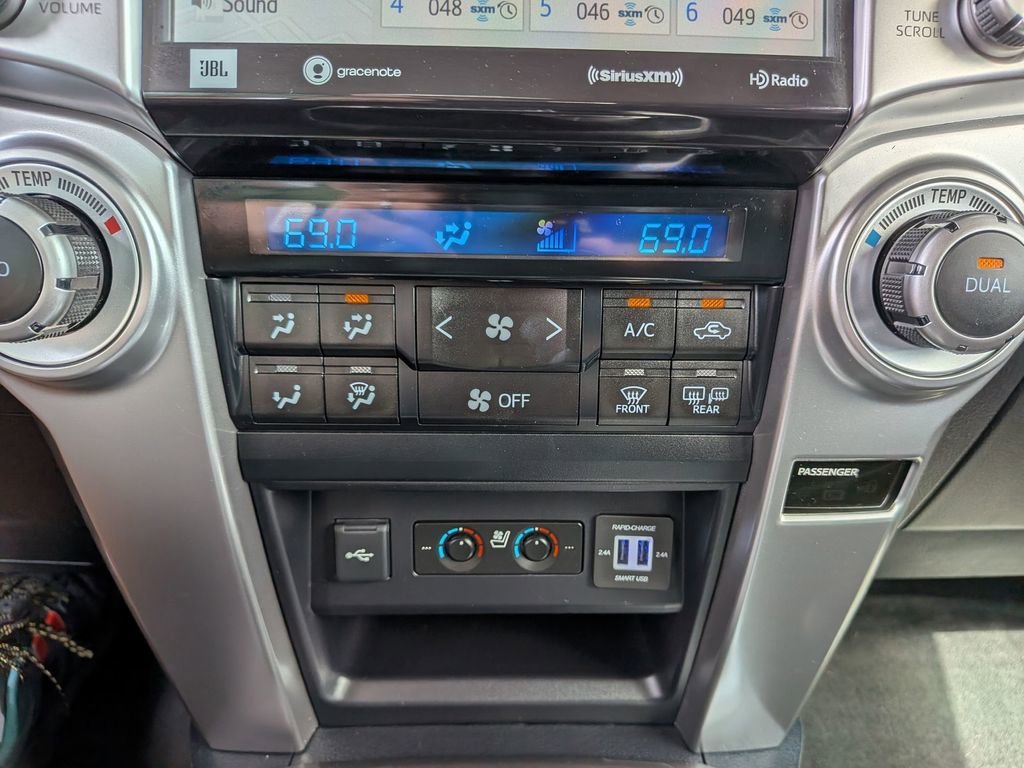 Used 2023  Toyota Limited image 19