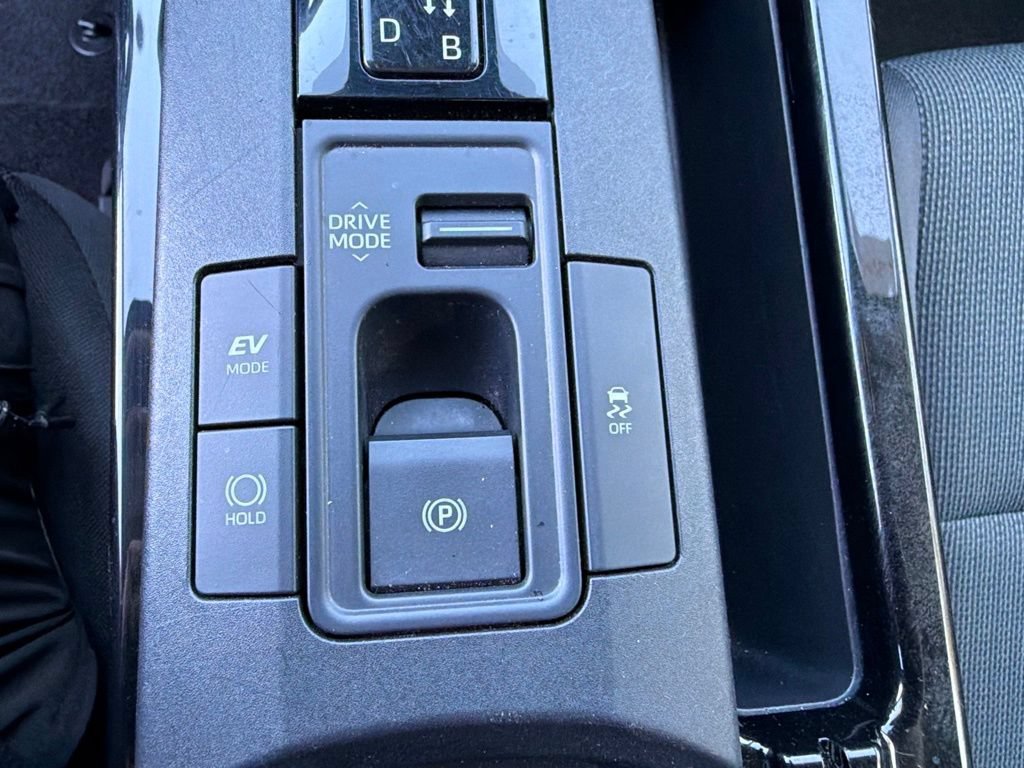 Used 2025 Cutting Edge Toyota LE image 29