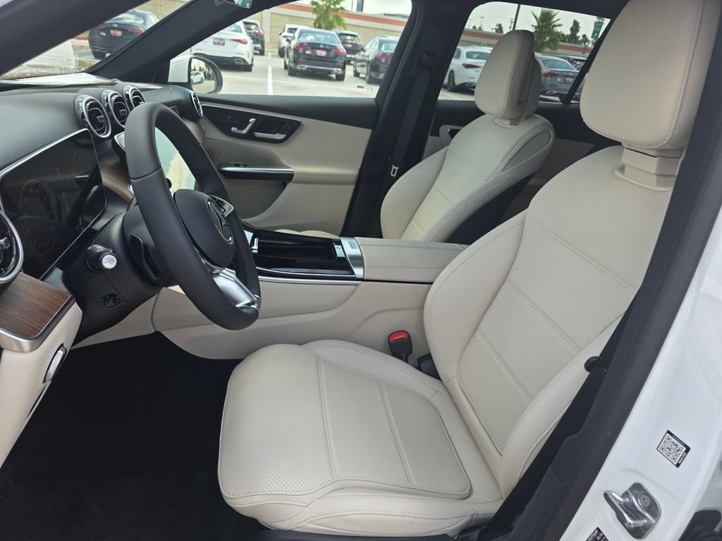 New 2026 Polar White Mercedes-Benz GLC 300 image 40