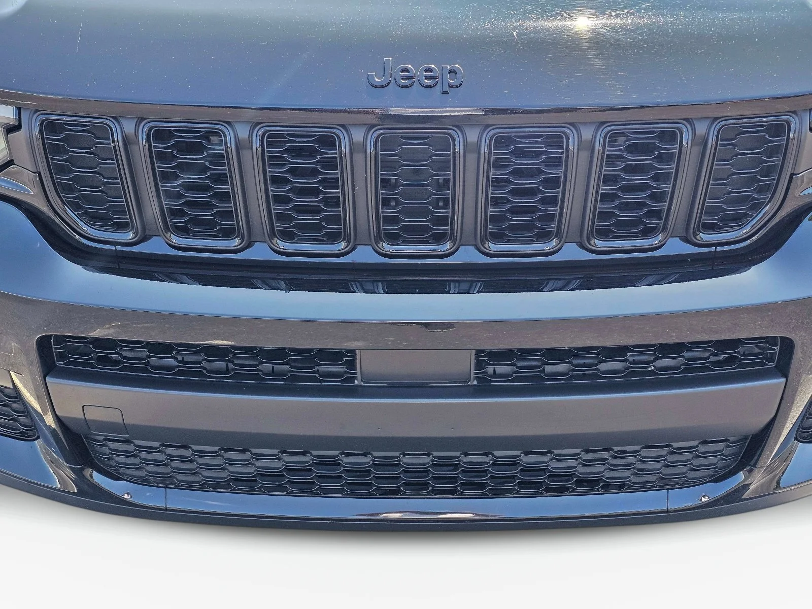 Used 2024 Diamond Black Crystal Pearlcoat Jeep Altitude image 3