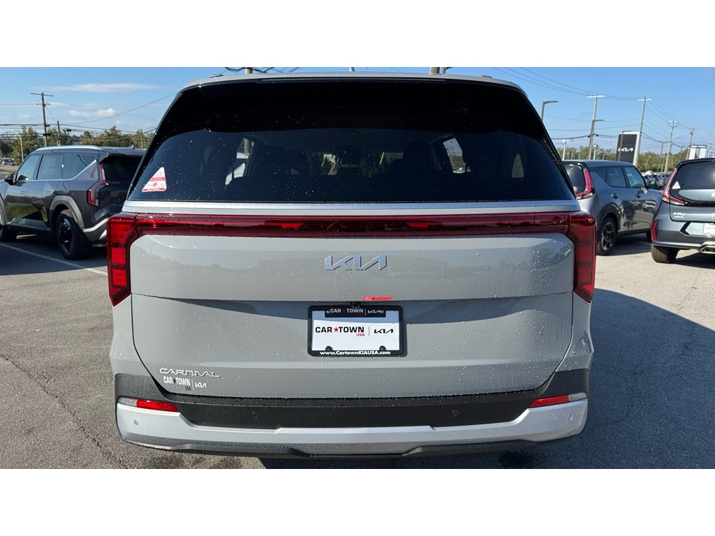 2026 Kia Carnival EX photo 3