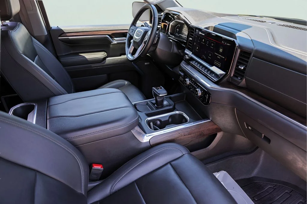 Used 2023 Silver GMC SLT image 31