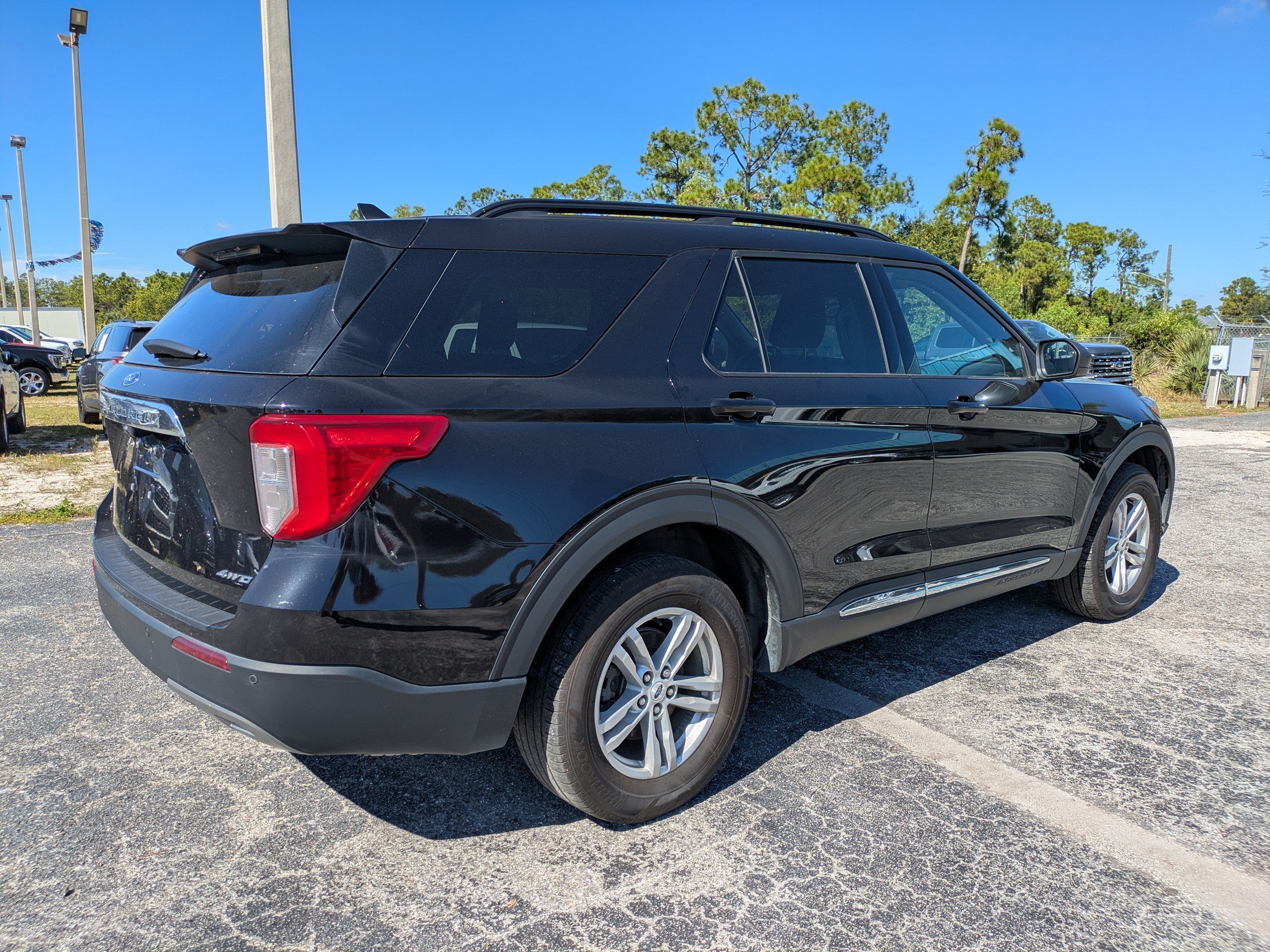 Used 2022 Agate Black Metallic Ford XLT image 4
