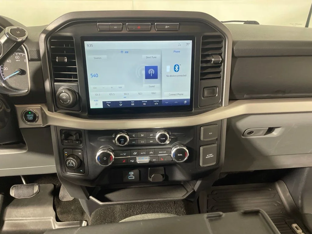 Used 2022 Oxford White Ford XLT image 16