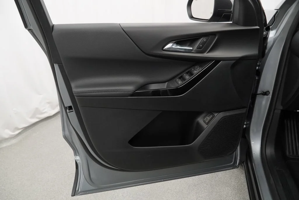New 2027 Sterling Gray Metallic Chevrolet LT image 22