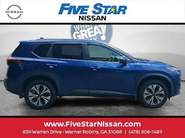 Used 2022 Blue Nissan SV image 2