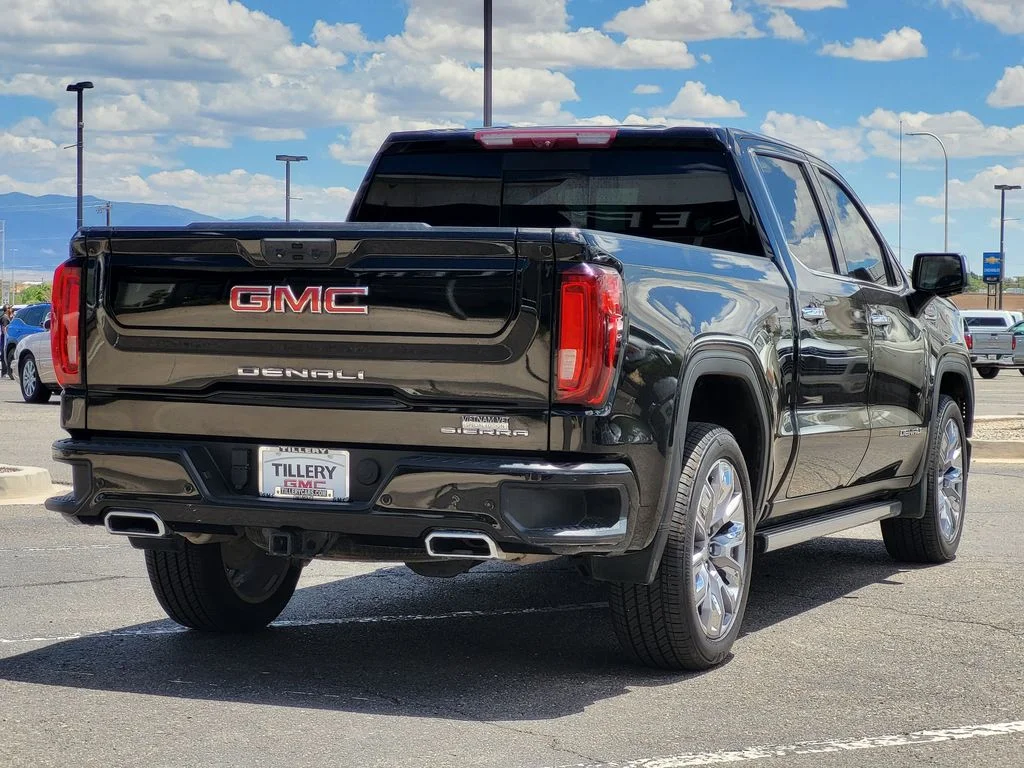Used 2022 Onyx Black GMC Denali image 7
