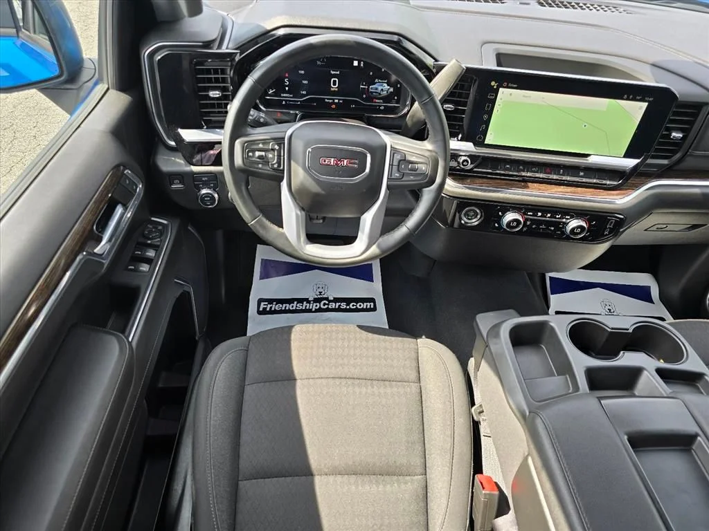 Used 2023 Blue GMC Elevation image 3