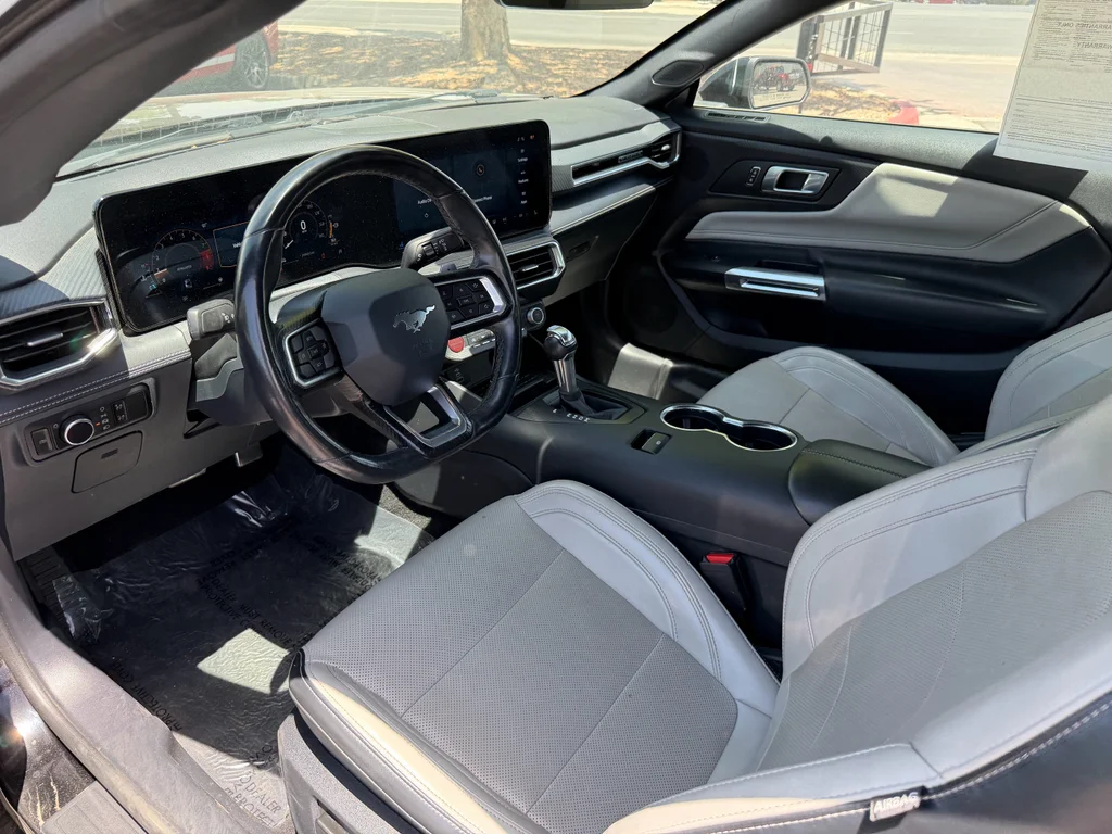 Used 2024 Shadow Black Ford CONVERTABLE PREMIUM image 7