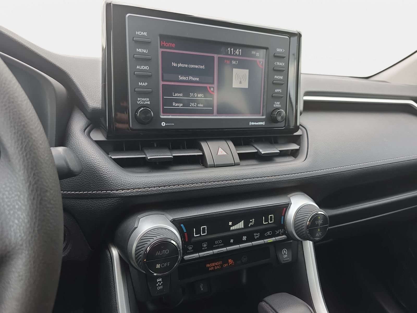 Used 2022 White Toyota XLE image 20