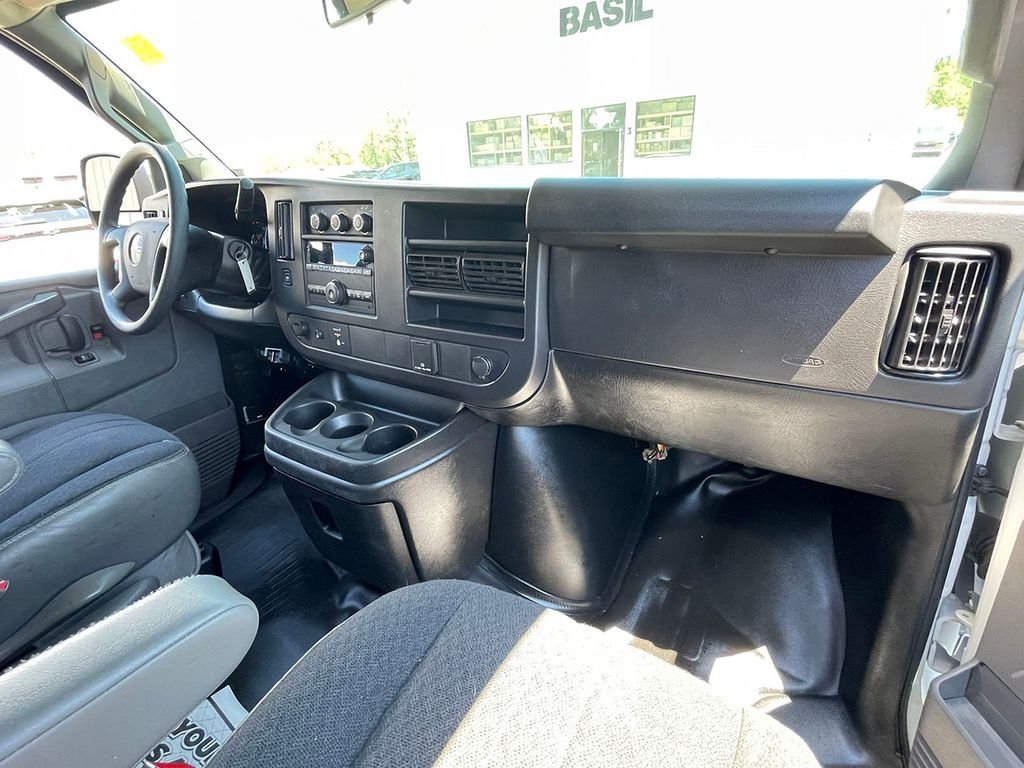 Used 2019 White GMC Work Van image 21