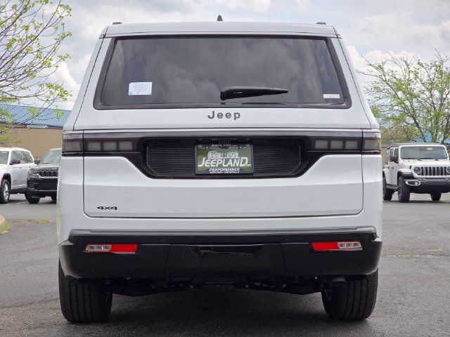 New 2026 Bright White Clear-Coat Exterior Paint Jeep  image 28