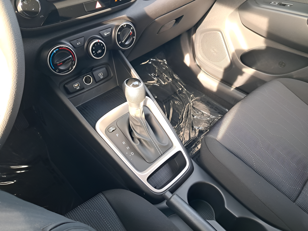 New 2026 White Hyundai SE image 26