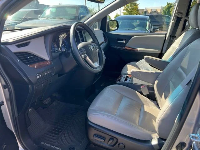 Used 2017 Silver Toyota Limited Premium image 8