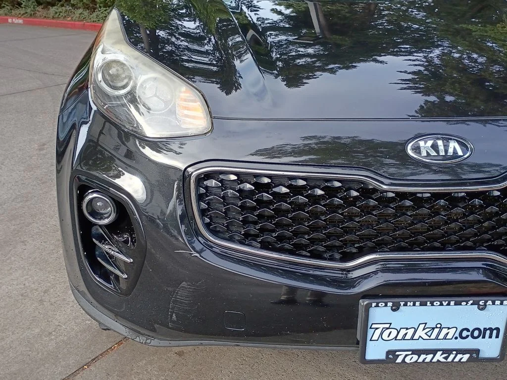 Used 2018 Black Cherry Kia LX image 11