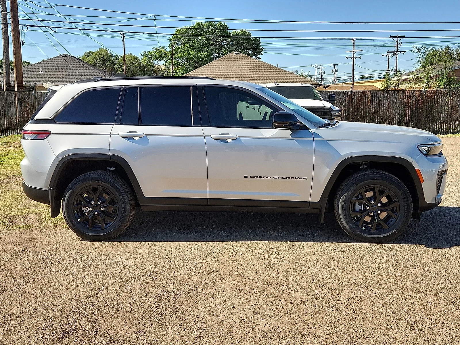 New 2026 Silver Jeep LAREDO ALTITUDE 4X4 image 5
