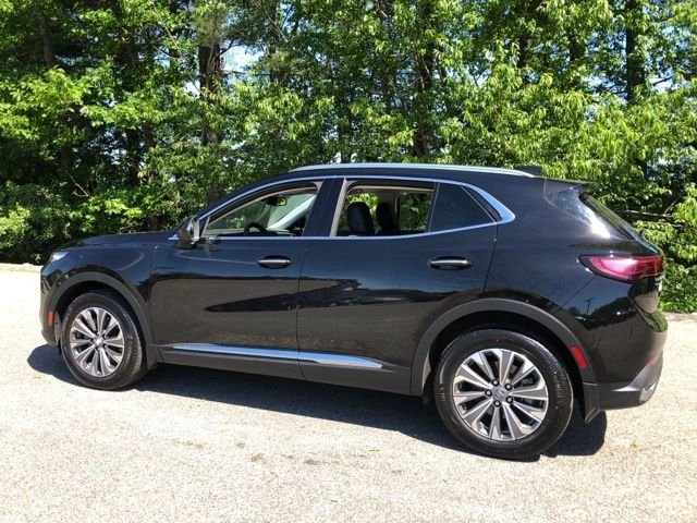 Used 2025 Black Buick Preferred image 7