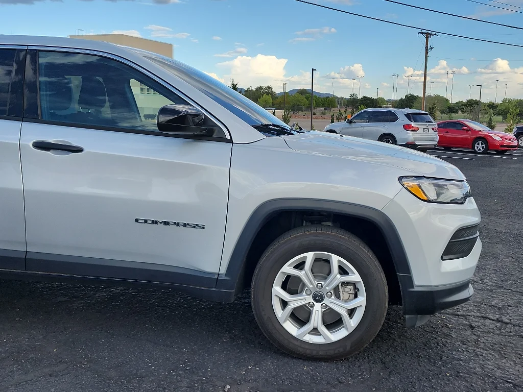 Used 2025 Silver Zynith Metallic Clearcoat Jeep Sport image 4