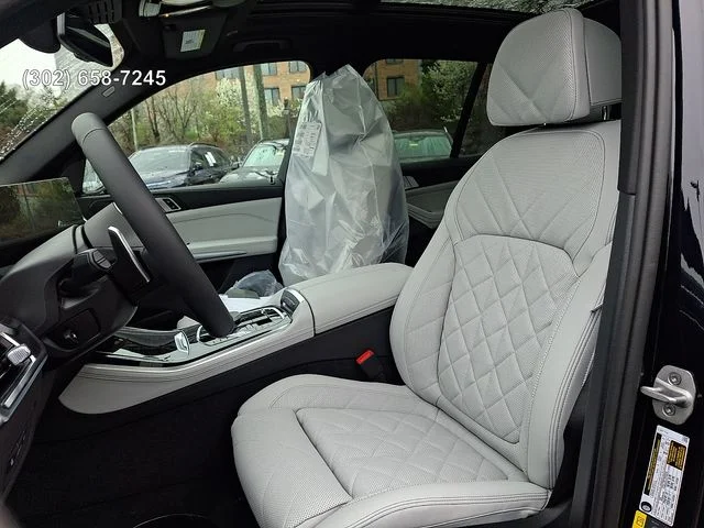 New 2026 Carbon Black Metallic BMW xDrive50e image 12